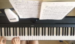 钢琴指法练习视频